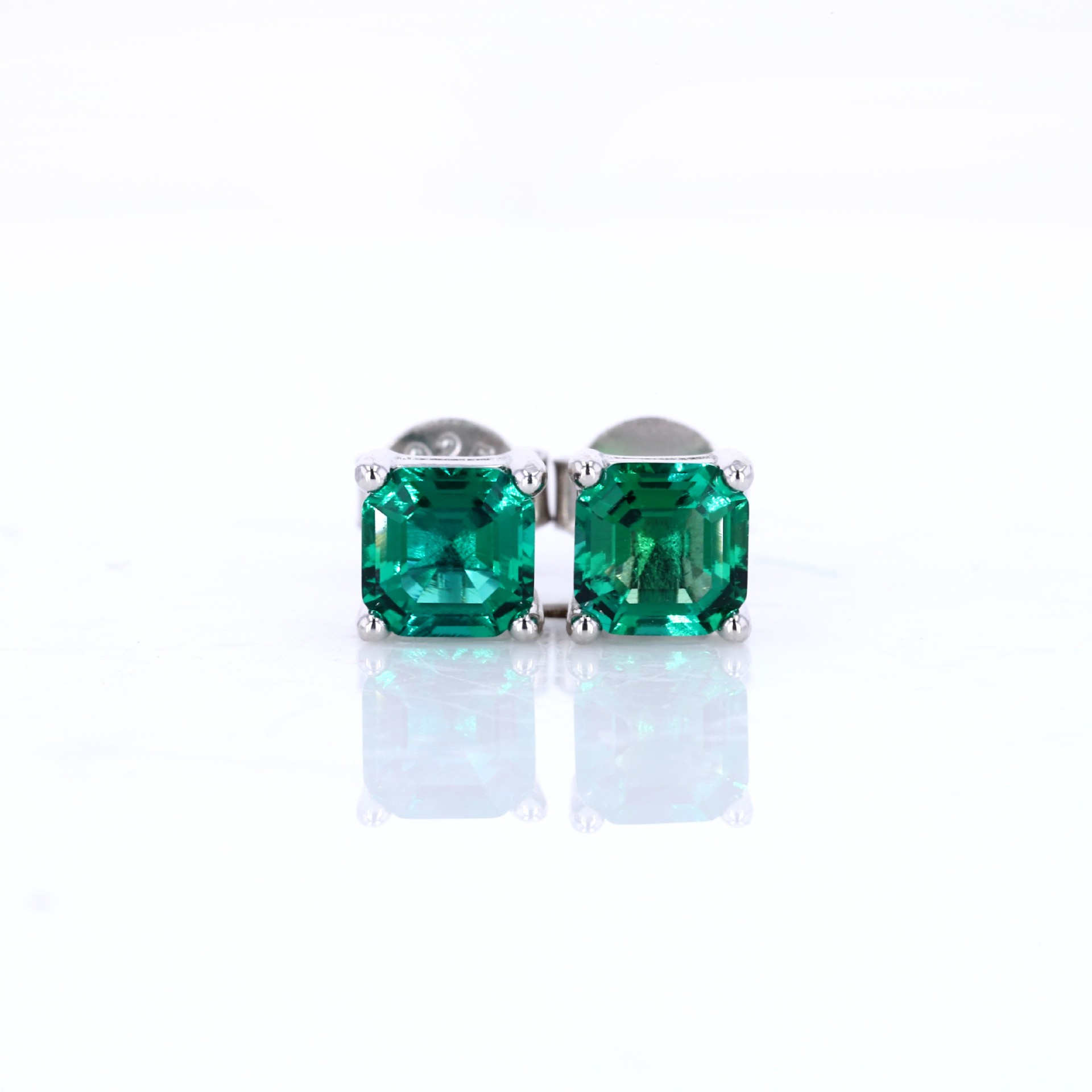 1 Pair Simple Style Shiny Square Inlay Sterling Silver Lab-grown Gemstone Ear Studs display picture 5