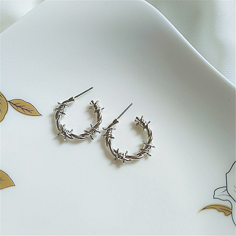 13g Weight Alloy Ear Needle Material Ear Studs Classification 1 Pair Quantity Daily Occasion Alloy Material Geometric Pattern Women'S Gender Plating Design Retro Style 1 Pair Retro Geometric Alloy Plating Women's Ear Studs 6