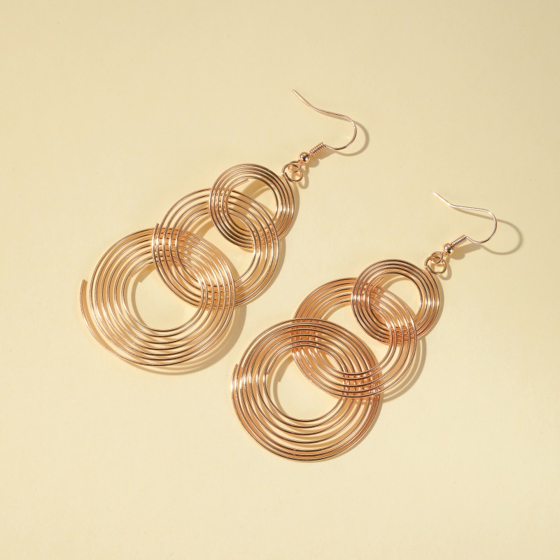 Européen Et Américain Nouveau Personnalisé En Métal Multi-couche Anneau Rond Boucles D'oreilles Haute Profil Rétro Grand Longue Cercle Boucle D'oreille Boucles D'oreilles En Ligne Influenceur Gouttes Pour Les Oreilles Femmes display picture 6