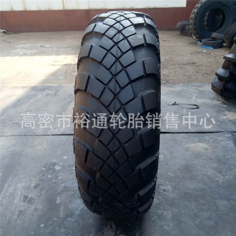 越野人字轮胎12.5 13 15.5 16.00-20 R20 越野卡车轮胎15.5-20R20