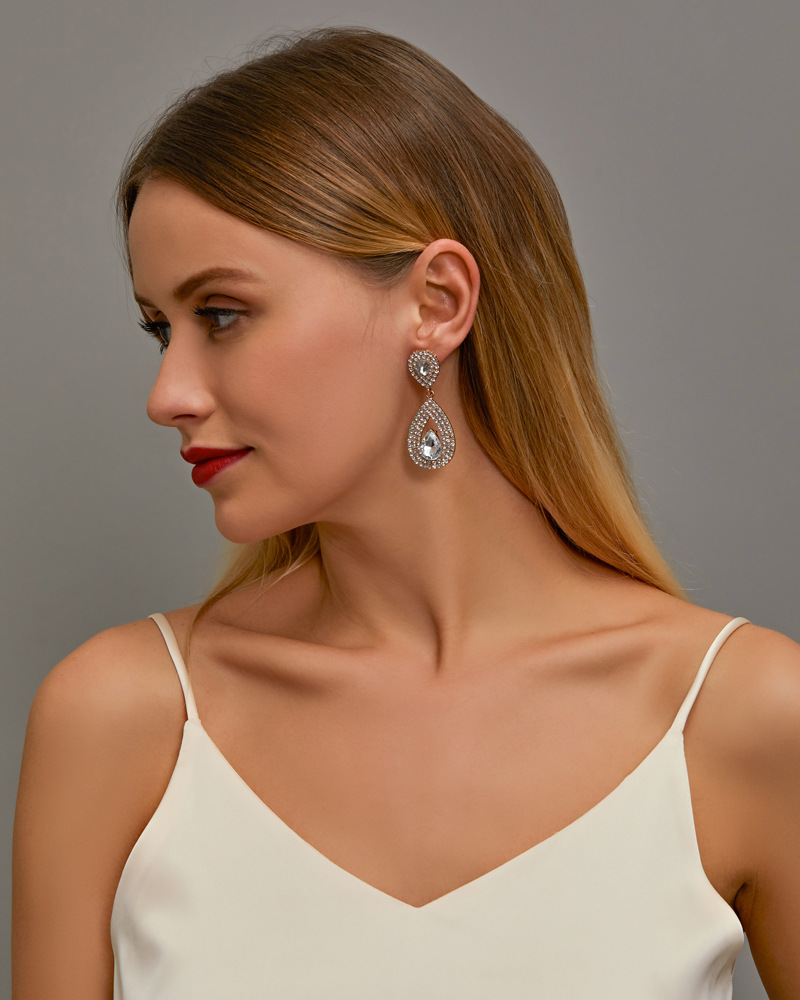 Commerce Extérieur Nouvelle De Luxe Généreux Boucles D'oreilles Longues Déesse Super Flash Zircon Goutte D'eau Boucles D'oreilles Raffiné Grâce Cristal Boucles D'oreilles Pour Mariée display picture 2