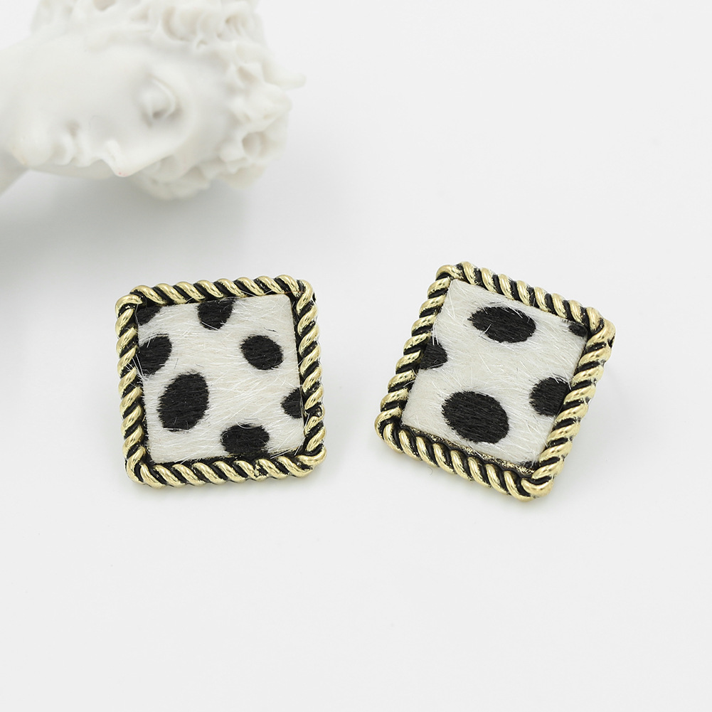 Simple Square Alloy Leopard Print Flocking Earrings display picture 4