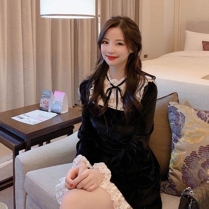 一件代发收腰复古内搭打底连衣裙女秋冬赫本风金丝绒小黑裙子2046