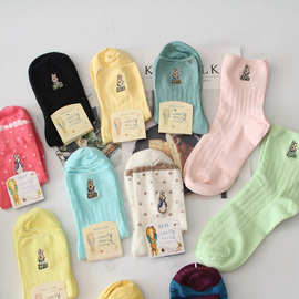 定制双针棉秋冬女袜 精梳棉中统刺绣彼得兔中筒女袜女士棉袜子