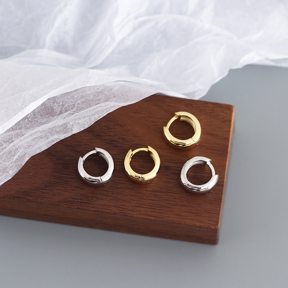 6g Weight 0.03µm Gold Plating Thickness Electroplating Gold Plating Process 925 Sterling Silver Ear Needle Material 18K Real Gold Plated, Platinum Plated Plating Material Zircon Inlay Material Earrings Classification 1 Pair Quantity Street Occasion 925 Sterling Silver Material Round Pattern Women'S Gender Fashion Style Polishing, Metal Craft 1 Pair 925 Sterling Silver Round Earrings 8