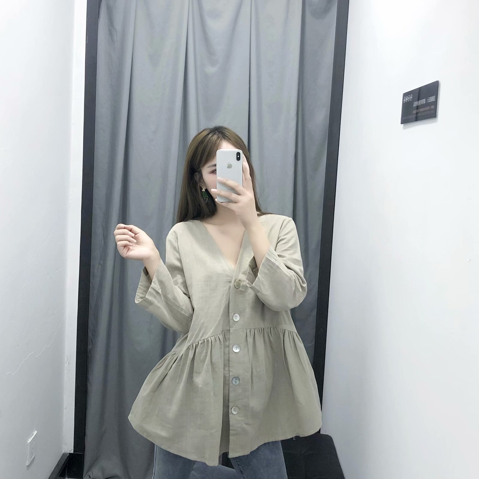 V-neck buttoned solid color loose shirt NSAM7571