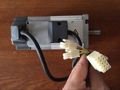 原装松下伺服MUMS042A1FOS，库存现货，低价，欢迎询价