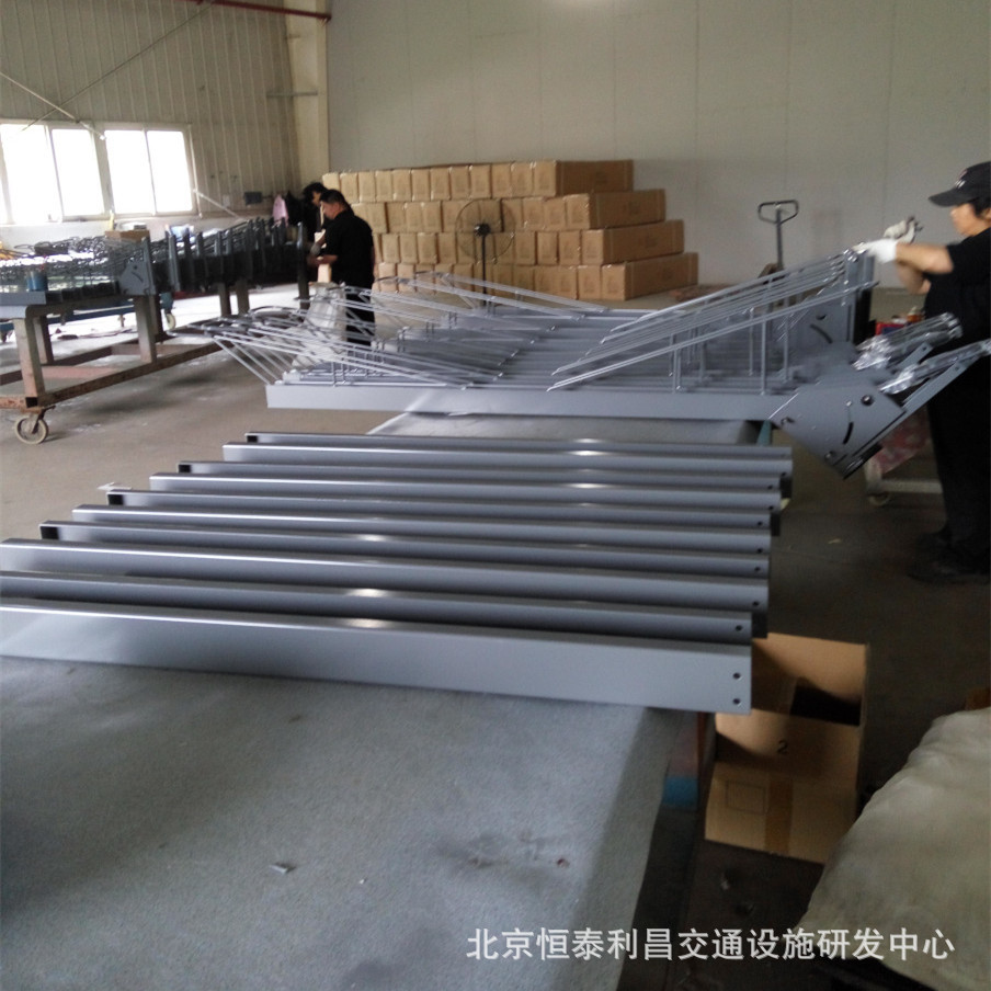 《北京恒泰》供应镀锌钢双层自行车架 自行车停车架 自行车架