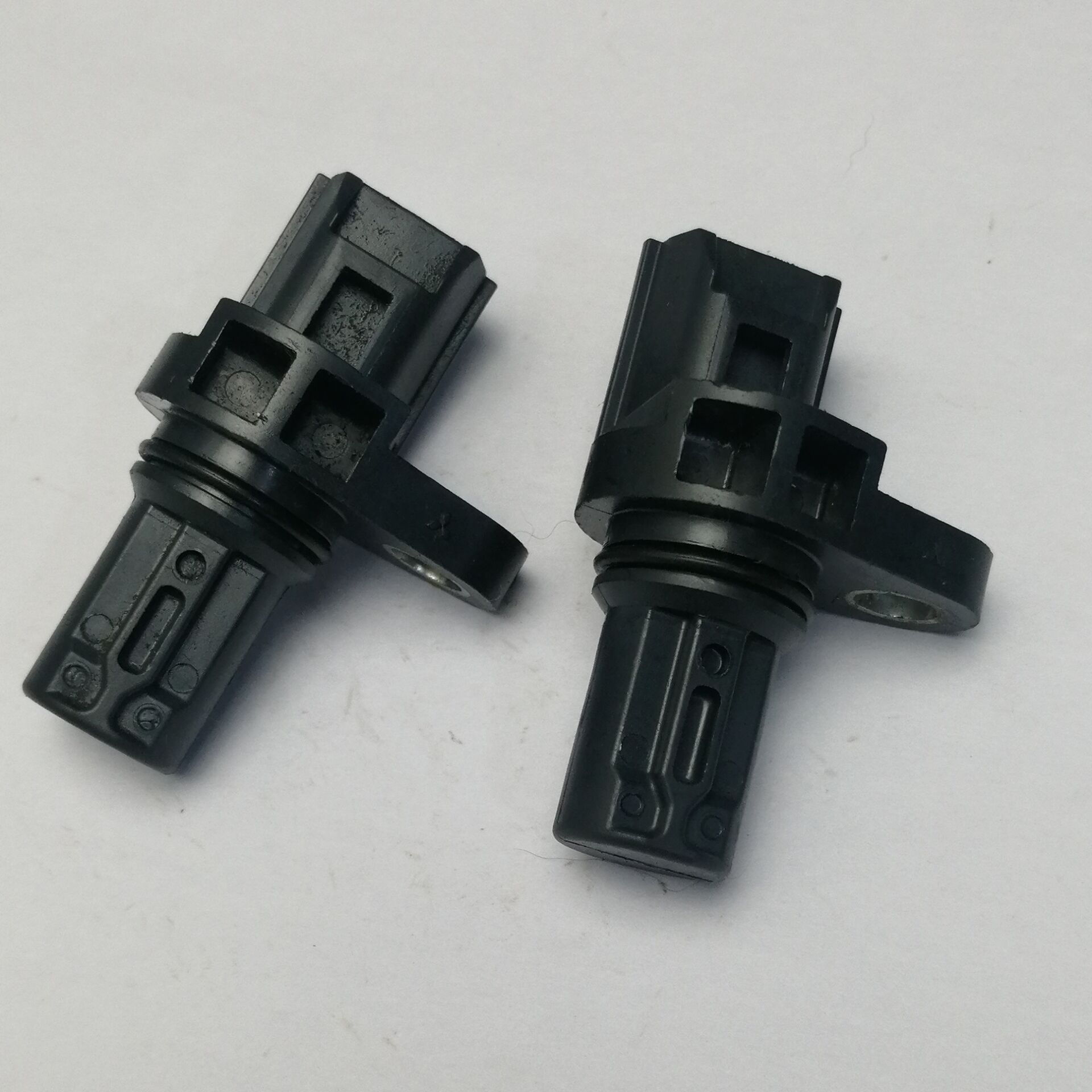 适用于三菱L200皮卡车帕杰罗精灵454凸轮轴位置传感器MR985041