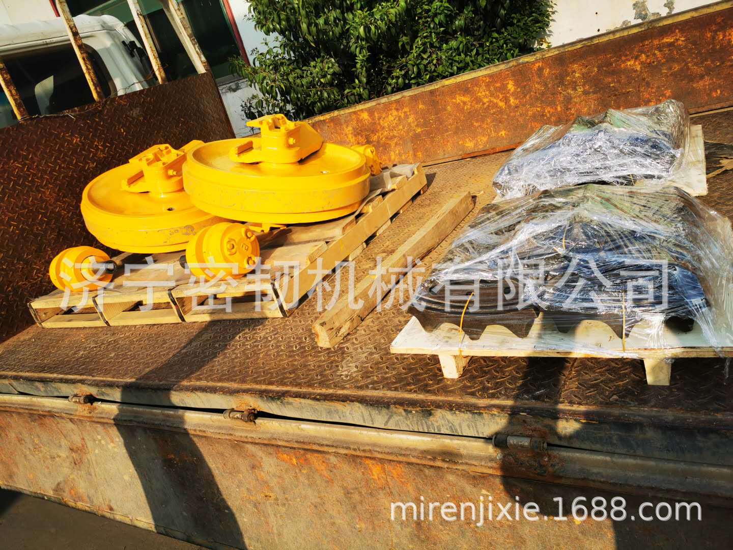 SD13 引导轮10Y-40-03000   推土机TY130 引导轮总成