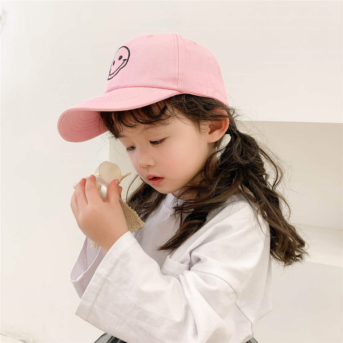 2021 Spring And Summer New Children's Hat Smiley Sun Hat Sun-proof Peaked Cap Girls Cute Cartoon Baseball Cap display picture 5