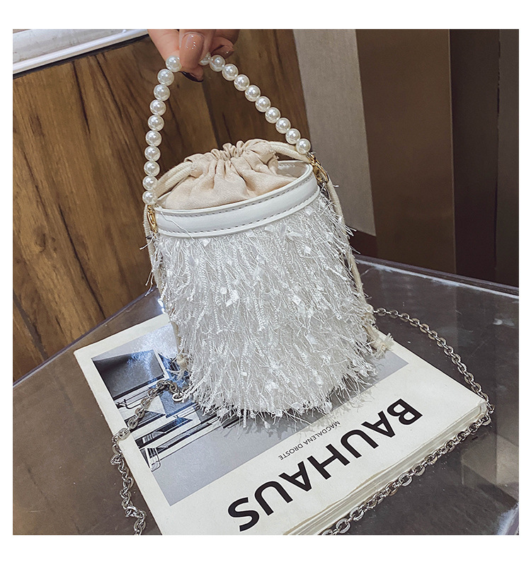 Fringed  Popular New Trendy Fashion Pearl Chain Messenger Bag display picture 17