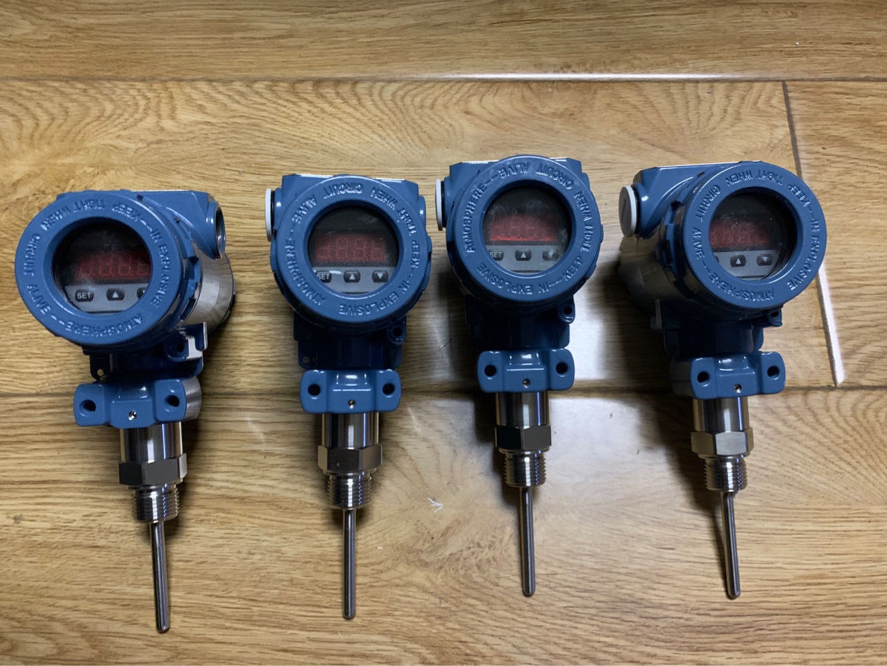 数显温度变送器，一体化温度传感器，