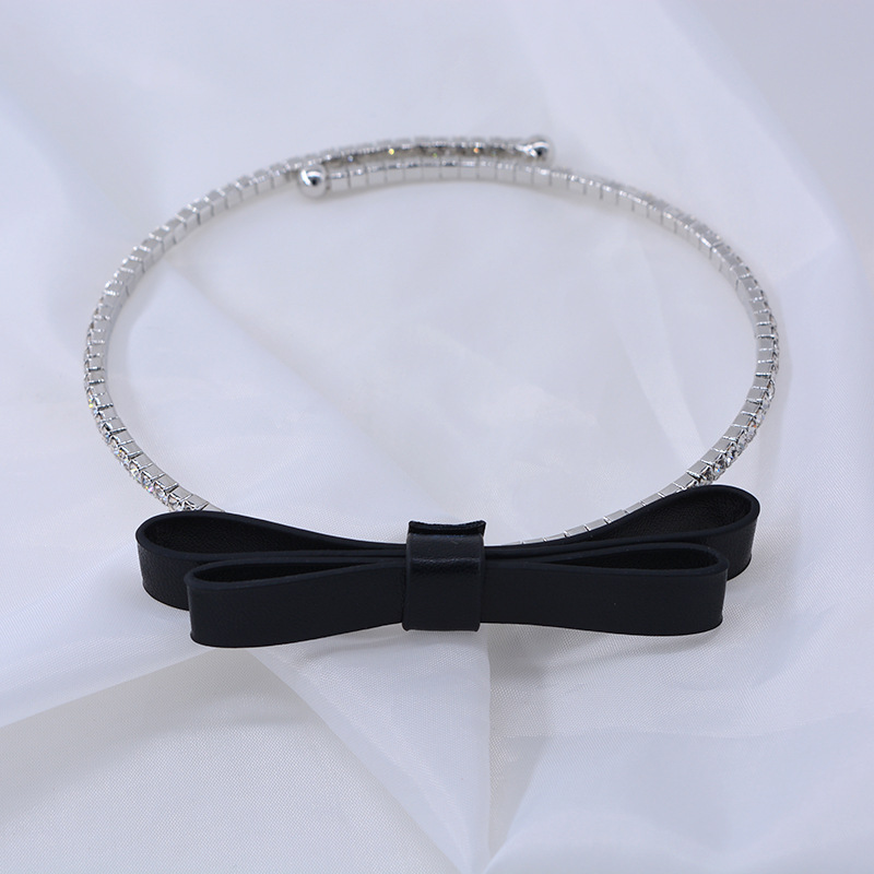 Européen Et Américain Nouvelle Célébrité Internet Digne Strass Collier Ras Du Cou Mode Doux Strass Velours Arc Tour De Cou Collier display picture 6