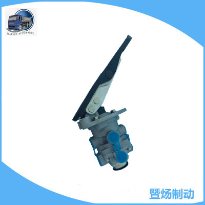 Accesorios de montaje de la bomba de freno de camiones pesados freno cilindro maestro con placa