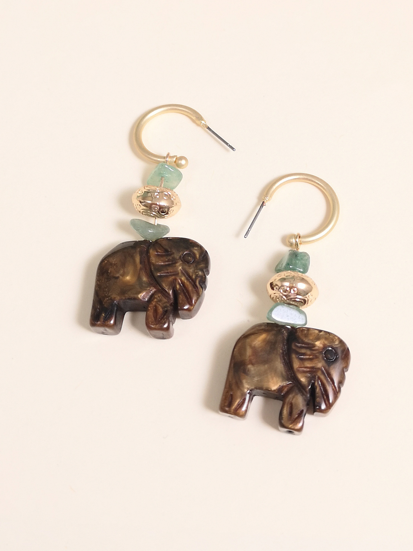 Fashion Elephant-shaped Wooden Alloy Earrings Creative Retro Simple Classic Solid Color Wood Earrings display picture 2