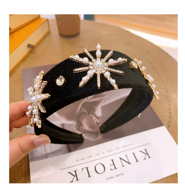 Retro Velvet Full Diamond Pearl Snowflake Crown Headband display picture 11