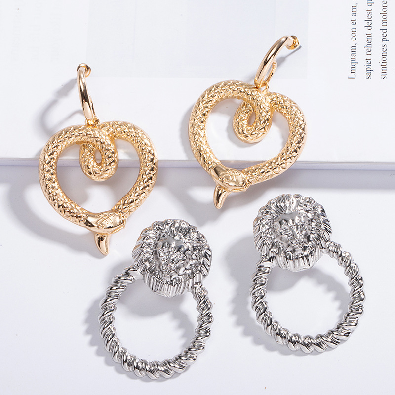 Lion  Retro Fashion Trend Earrings Wholesale Nihaojewelry display picture 4