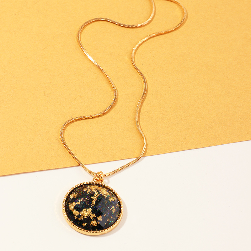 New Fashion Gold Leaf Pendant Retro Color Hemisphere Necklace Wholesale display picture 5