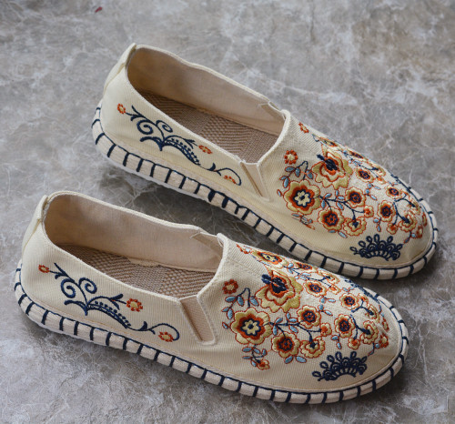 Tai chi kung fu shoes for women Linen embroidered soft soled shoes comfortable soft soled hemp shoes women breathable Hanfu shoes tourist rubber soled shoes