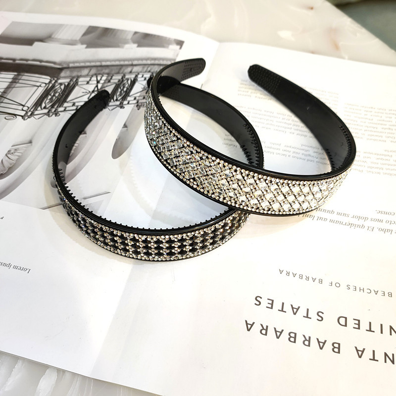 Korean Headband High-end Luxury Rhinestone Anti-skid Headband Super Flash Full Diamond Crystal Hairpin Fashion Shine Headband Wholesale Nihaojewelry display picture 7