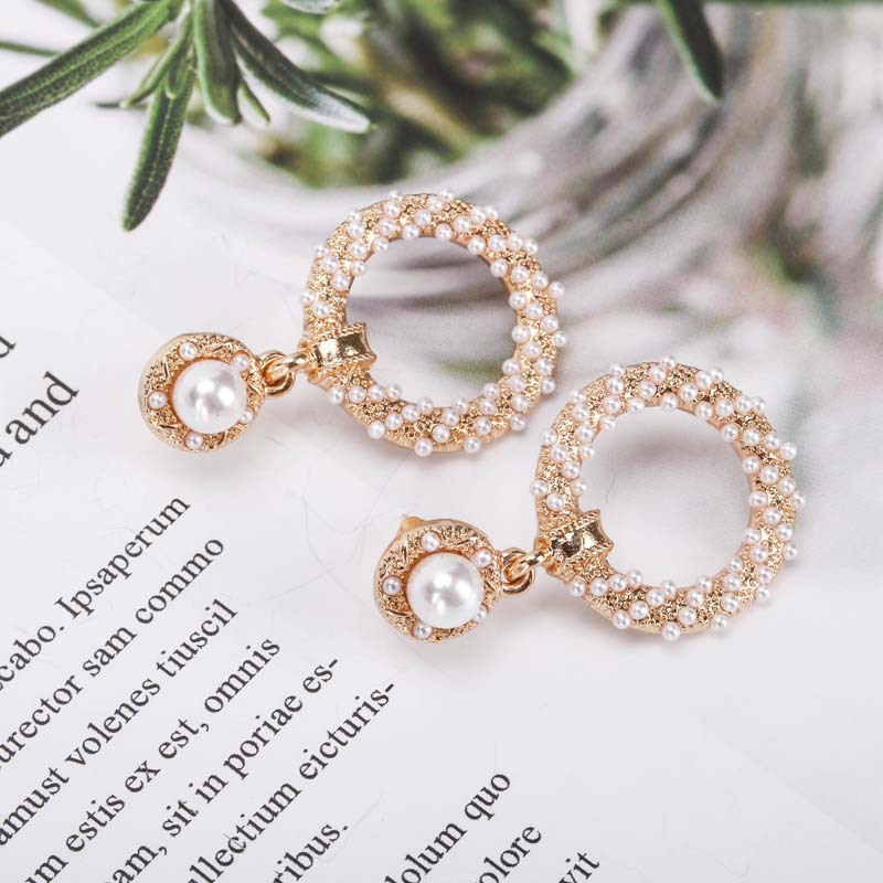 Pearl Earrings Korean Popular Jewelry 925 Silver Pin Gold Stud Earrings Hollow Pattern Earrings Wholesale Nihaojewelry display picture 10