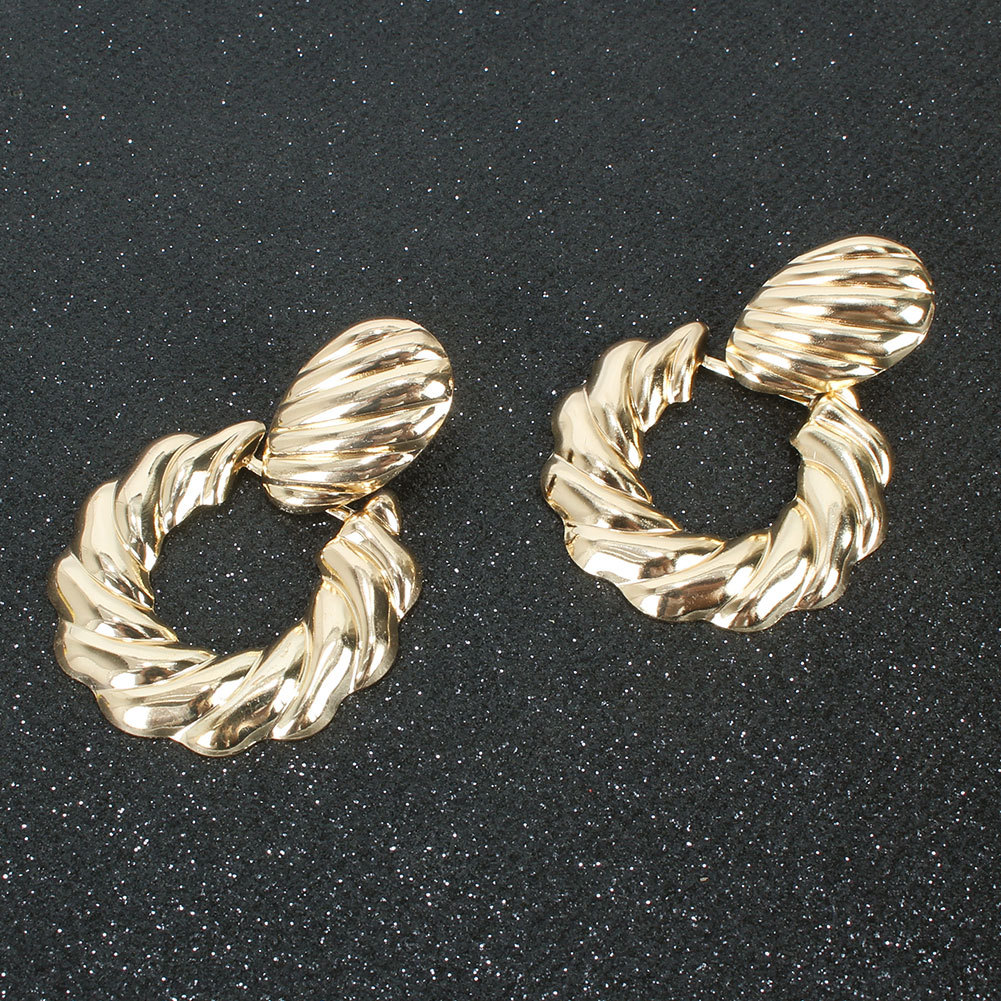 Créatif Alliage Boucles D&#39;oreilles Ovales Style Exagéré Boucles D&#39;oreilles Rétro En Gros Nihaojewelry display picture 3