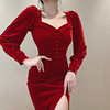 Long sleeve dress with sexy square neck， chest showing and waist closing zipper design