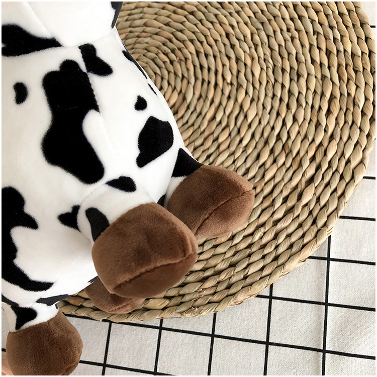 Women's Girl'S Plush Cows Cute Cylindrical Zipper Square Bag display picture 10