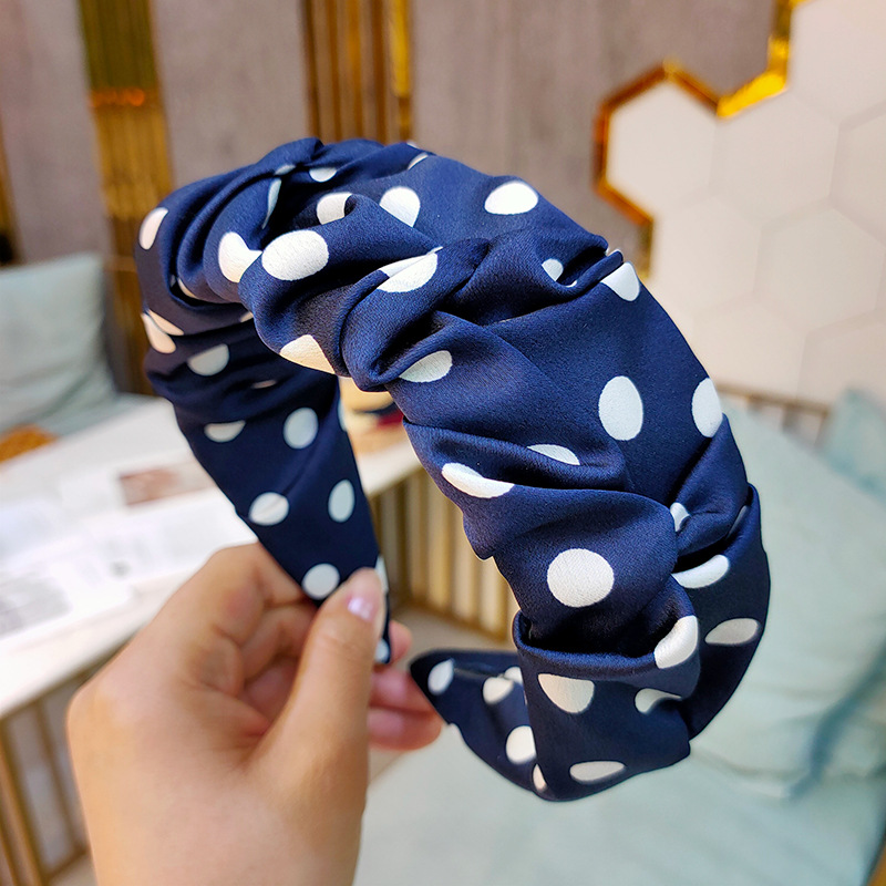 Korean Fashion Flower Bud Section Wide-edged Wave Point Hair Hoop Simple Fabric Fold Hairpin Retro High-end Headband Pressure Hair Ladies Wholesale Nihaojewelry display picture 9