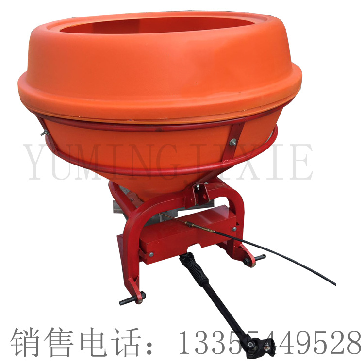 小型撒肥机 拖拉机后置传动轴撒播机农场用三点悬挂小麦施肥器
