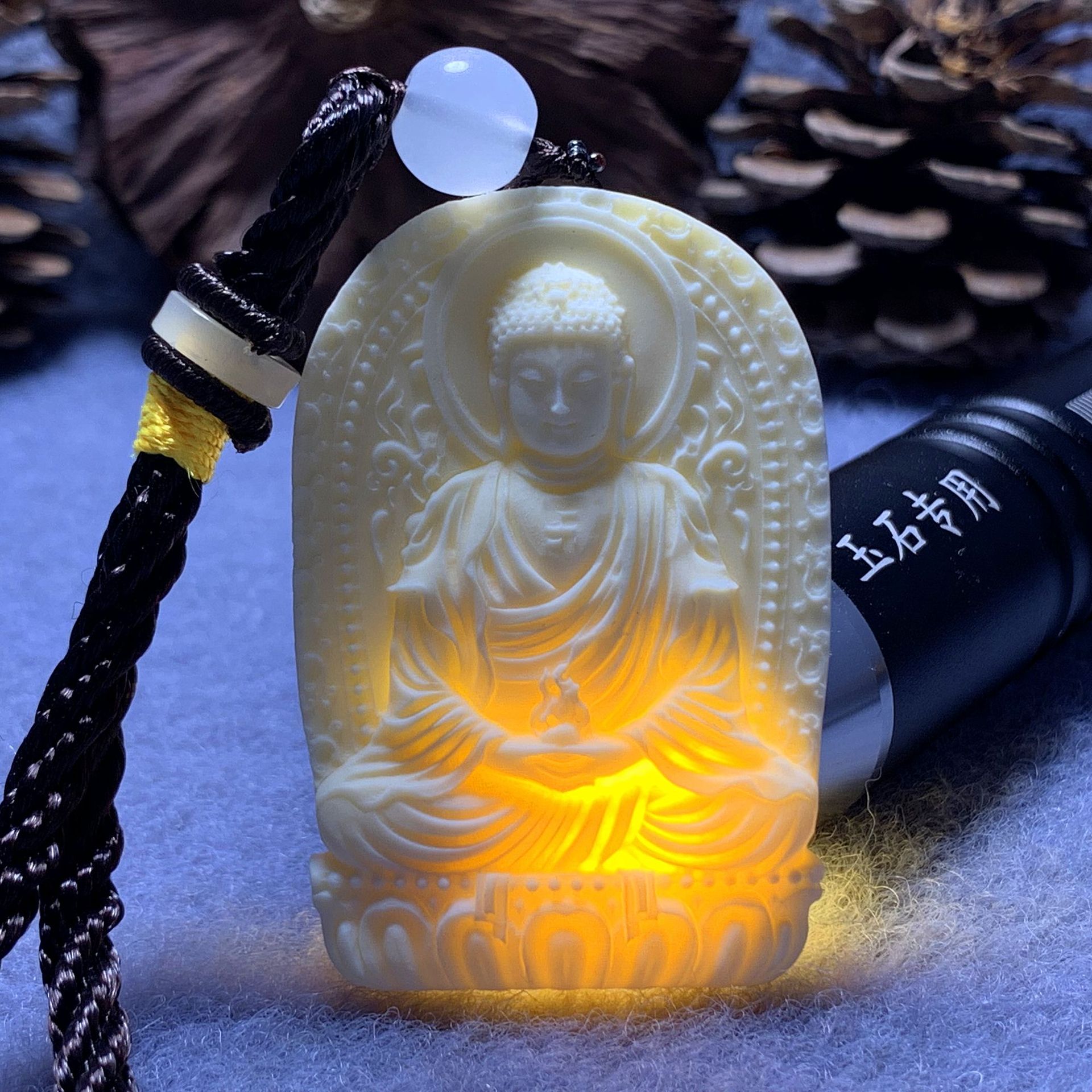 專供地攤貨源 象牙果461吊牌 雕刻釋迦摩尼挂件 創意車挂吊墜飾品