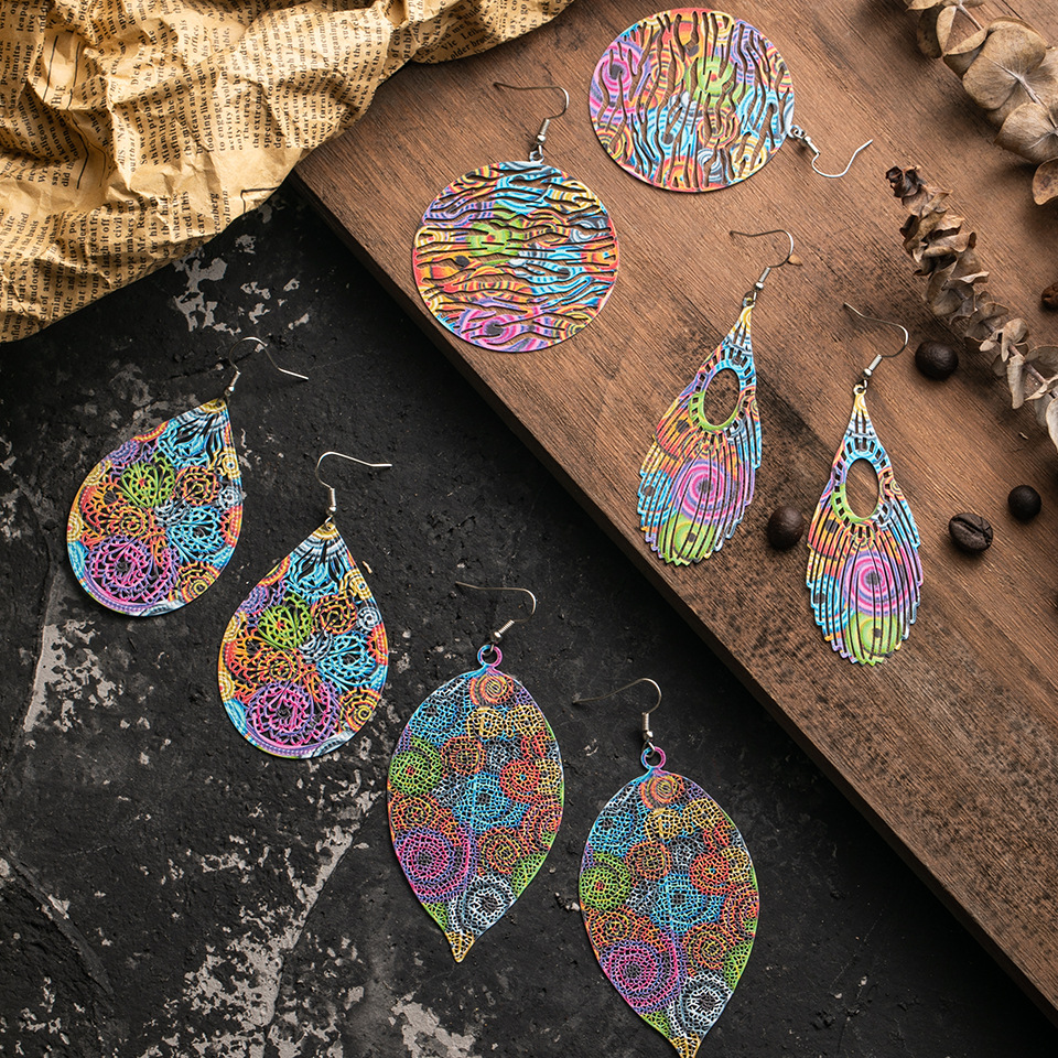 Retro Geometric Hollow Colored Earrings display picture 5