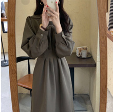 2020新品韩国复古暗黑系气质法式文艺高收腰显瘦百褶连衣裙