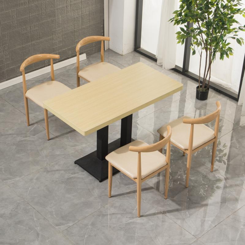 테이블 4 의자 콤비네이션 4 개 (로그) 베이지 쿠션 1 개