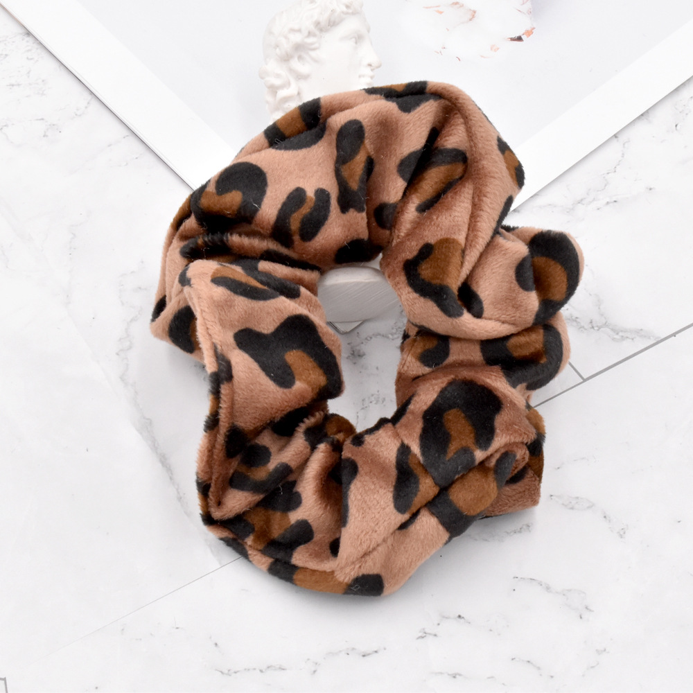 Retro Fashion New Plush Leopard  Hair Scrunchies display picture 2