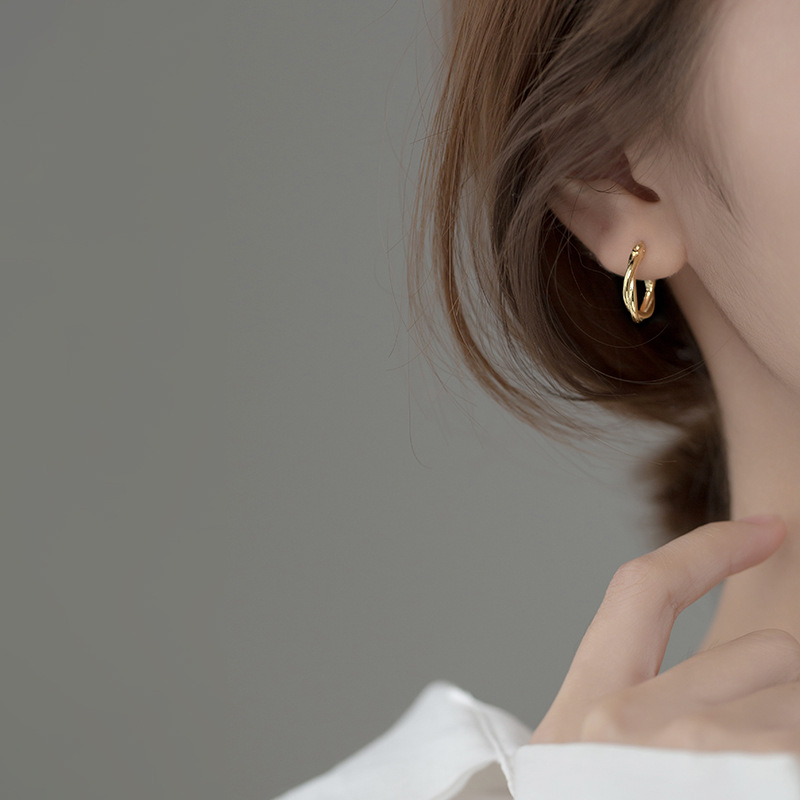 Eloch S925 línea trenzada de plata botones de orejas para mujeres envueltas aretes geométricos europeos y americanos aretes retro G7481