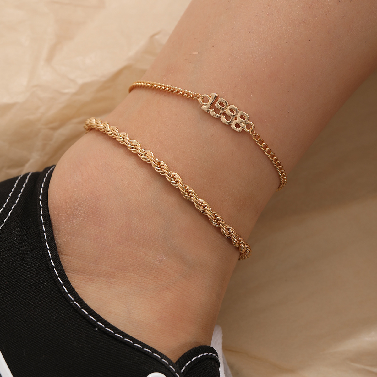 Fashion Autumn New Alloy Fashion Simple Letter Foot Ornaments Women's Anklet Set display picture 2