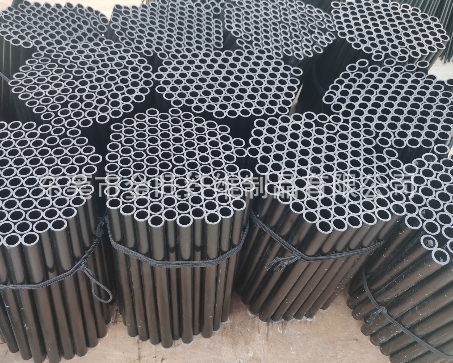 碳纤维杆1.8*1mm碳纤维管，航模固定翼用空心碳纤维杆定制