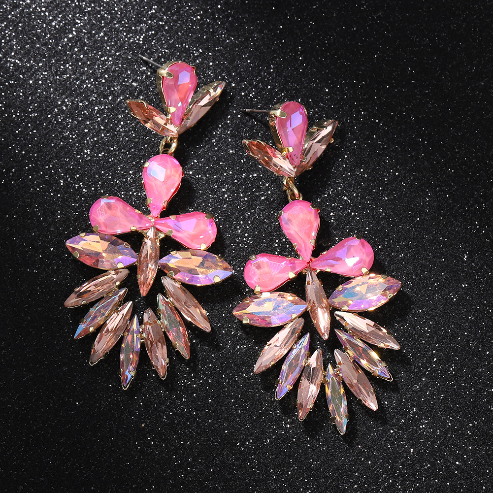 Fashion Leaf Colored Diamond Exaggerated Luxury Trendy Temperament Star Wild Hand-clamped Diamond Full Diamond Earrings Wholesale Nihaojewelry display picture 5