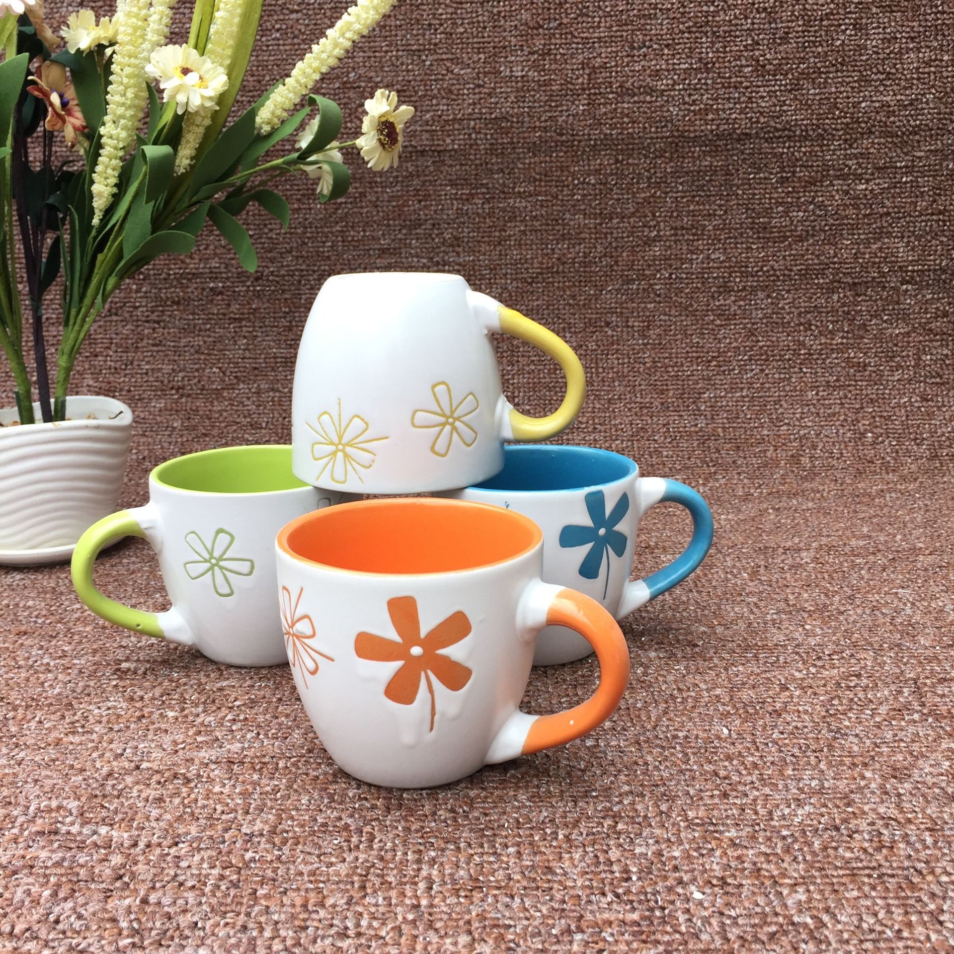 Taza de cerámica Taza de cerámica de tendencia de personalidad creativa para hombres y mujeres Oficina creativa Taza de agua potable Cerámica Tienda de dos yuanes