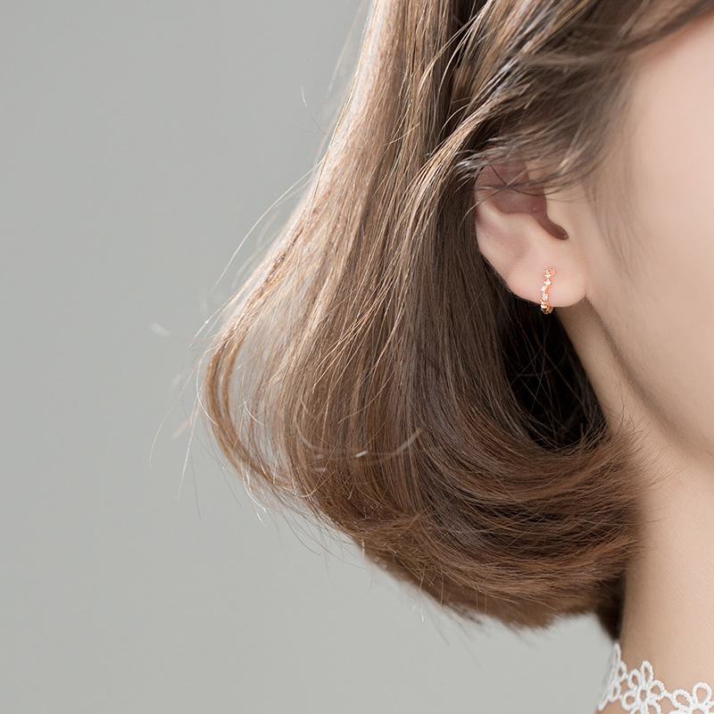 Eloch s925 botón de orejas de plata para mujeres coreanas simplista dulce corazón de onda de diamantes temperamento joyas de orejas G6689