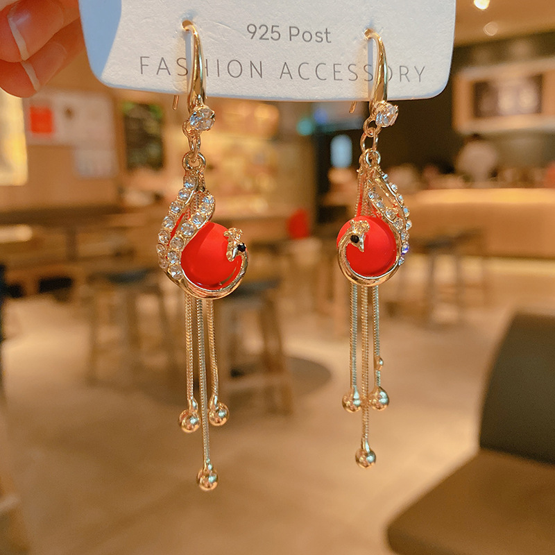 Simple Fashion Long Red Pearl Earrings display picture 8