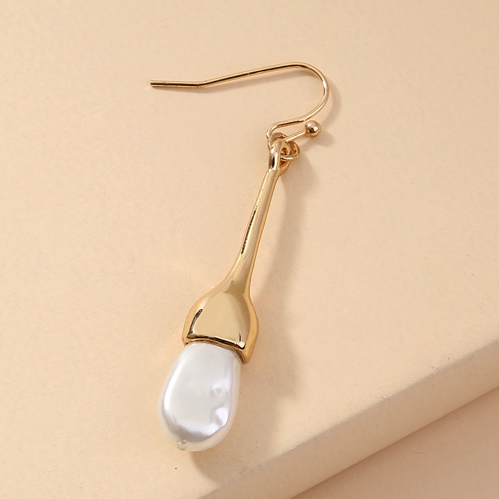 Simple Long Pearl Tassel Earrings display picture 8