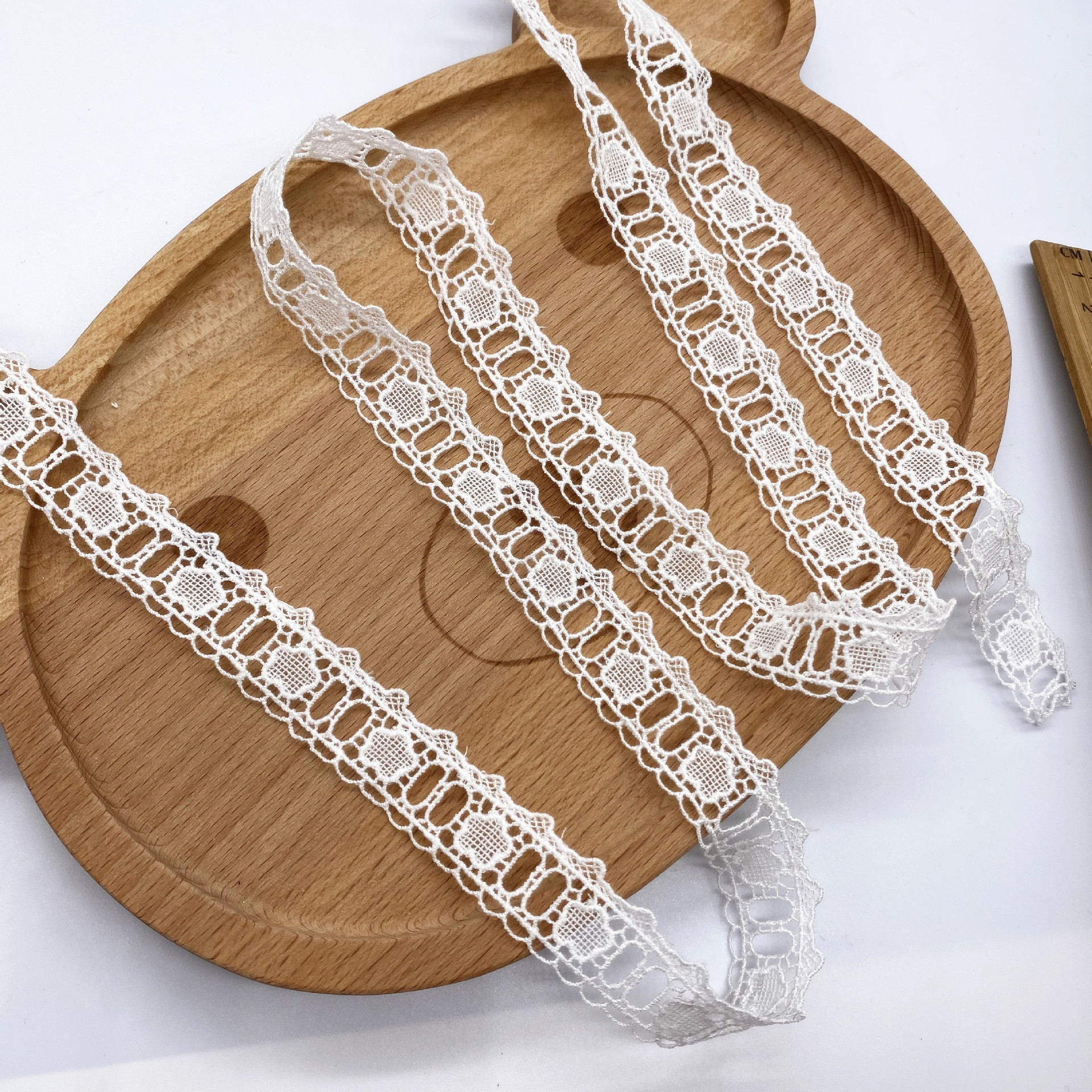 E-658精细涤纶丝水溶可穿丝带小梅花刺绣蕾丝花边辅料