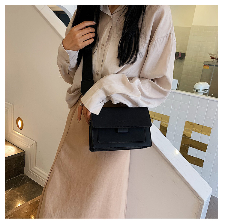 Square Shape Medium Size Women's Medium All Seasons Pu Leather Basic Shoulder Bag