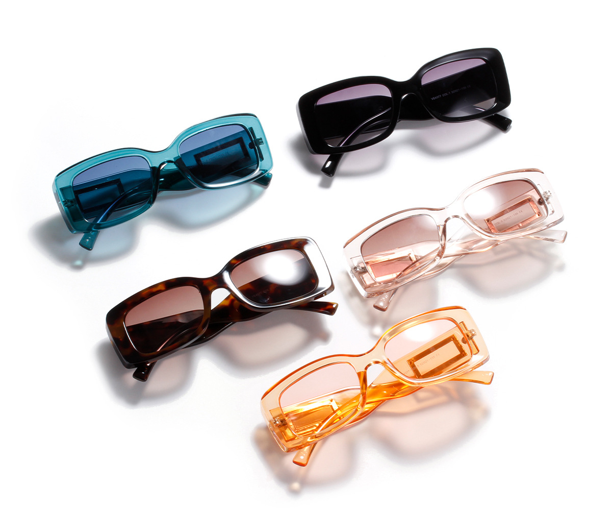 Fashion Square Rivet Retro Small Box Trend New Sunglasses For Women display picture 3