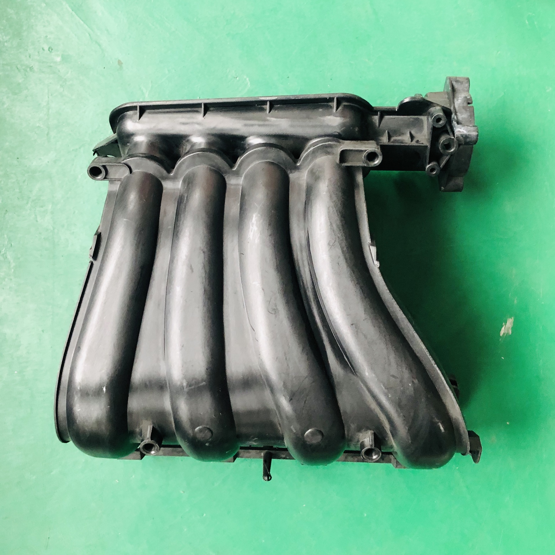 厂家定制生产各类汽车岐管 塑料进气管模具加工定制注塑加工