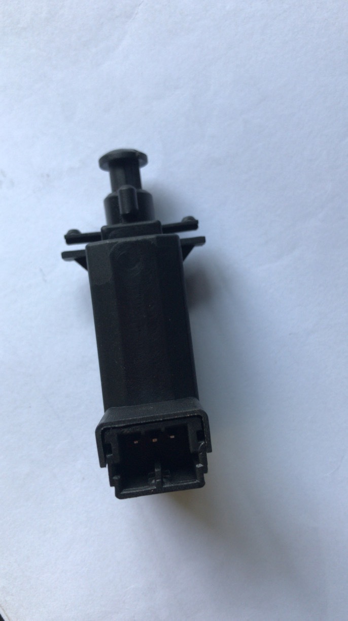 OEM：XKB000010   刹车灯开关