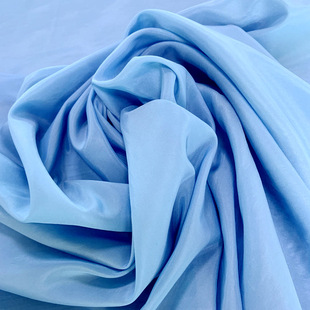 �ɫ�F؛�S�ҹ����\̩���W�����z���|���N��Ů�b�r�b���y����ʮ��